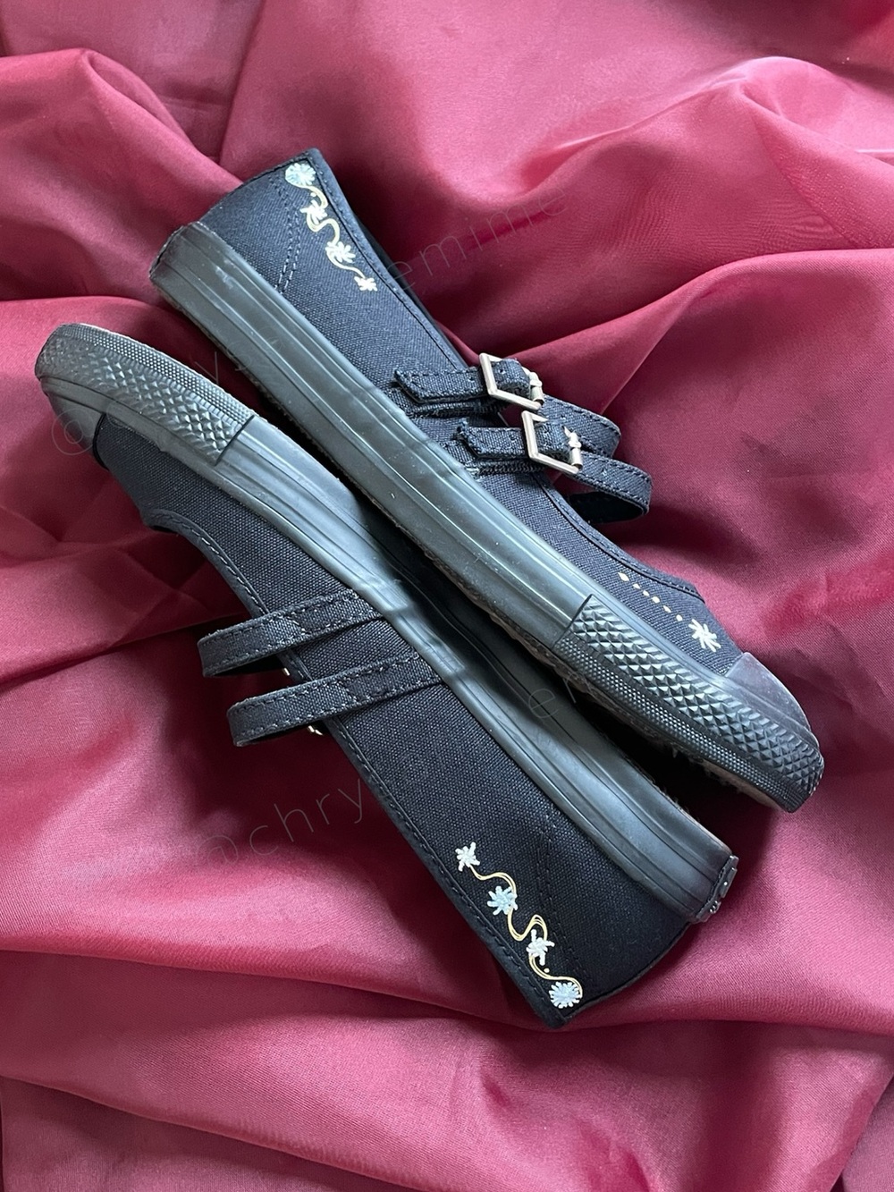 Chuck Taylor All Star Dainty Mary Jane Floral Embroidery